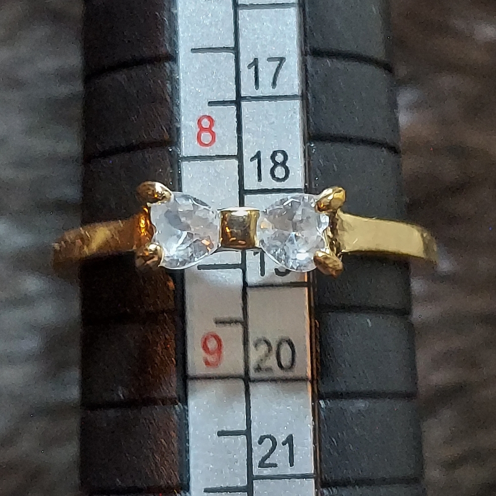 Cute Sapphire bow ring sz 8.5